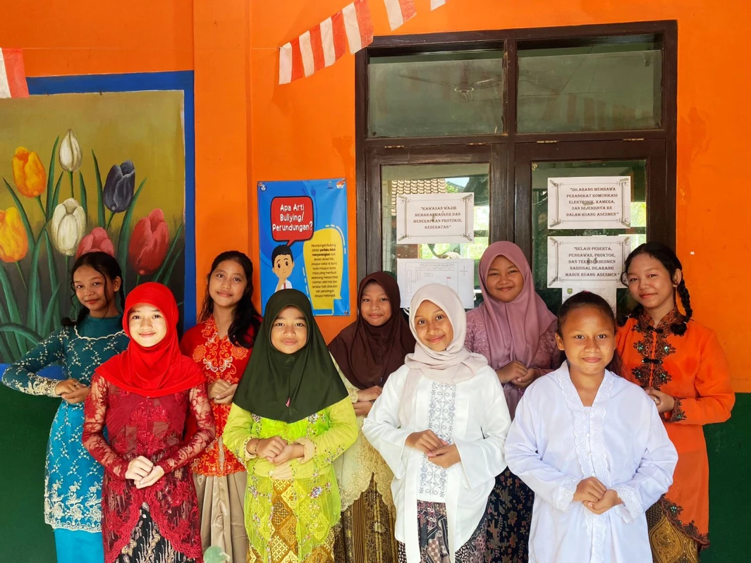 Siswa Subang Sudah Gunakan Pakaian Adat