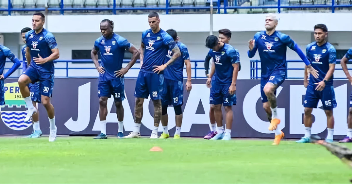 Update Persib dan Bhayangkara Saling Jegal di Laga Penentuan Nasib