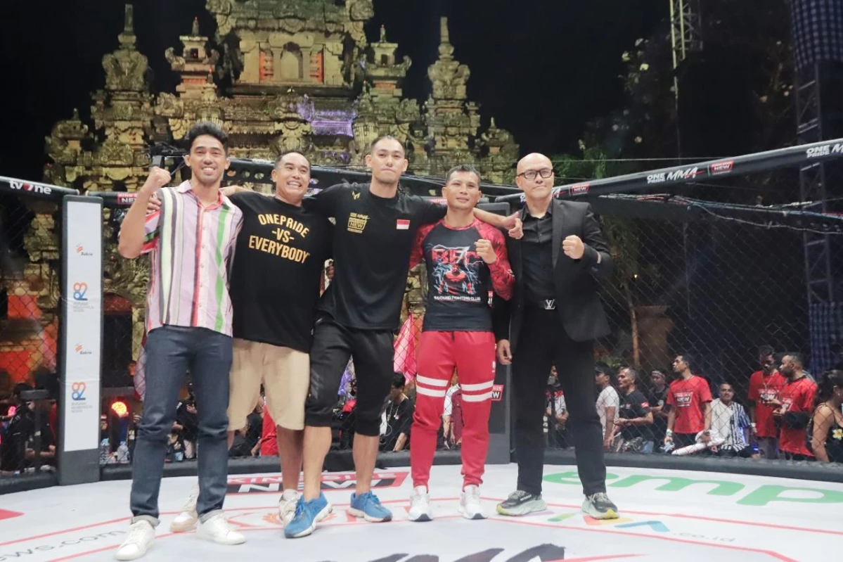 Petarung Asal Bandung Berprestasi, Wakil Ketua III DRPD Kota Bandung Edwin Senjaya Minta MMA Diperhatikan