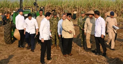 Dampingi Presiden Prabowo Panen Raya di Malang, Menteri Nusron: Ketahanan Pangan Butuh Kepastian Hukum Tanah