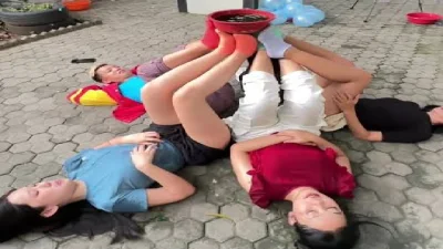 10 Lomba 17 Agustus Paling Aneh di Dunia, Nomor 7 Bikin Geleng-Geleng Kepala!