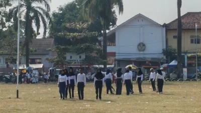 Jelang HUT ke-81 RI, Pasukan Paskibra Haurgeulis Matangkan Persiapan di Alun-Alun
