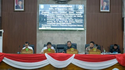 Bupati Subang Sampaikan Jawaban atas Pandangan Umum Fraksi-Fraksi atas Rancangan Perubahan APBD TA 2026