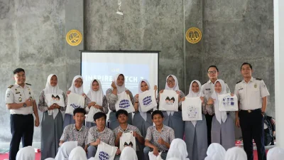 Siswa-Siswi SMAN 4 Karawang Belajar Kenali Modus TPPO dari Imigrasi Karawang