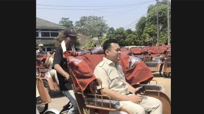 Andrew Mandala Apresiasi Becak Listrik Bantuan Presiden, Dorong Pengayuh Becak Semakin Produktif