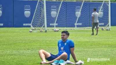 Prediksi Susunan Pemain Persib vs Port FC: Sandy Walsh Berpeluang Debut