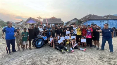 Meriah, RT 09 Juara Mini Soccer Anak SD Desa Tambakmekar