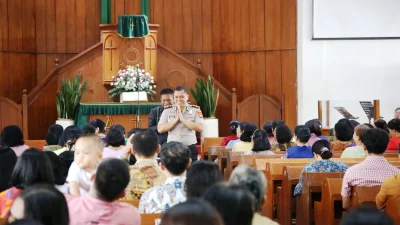 Wakapolres Minggu Kasih di HKBP, Jumat Keliling di Al-Maghfiroh