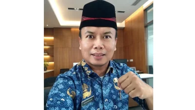 "DENGAN SEMANGAT SUMPAH PEMUDA MARI JADIKAN PEMUDA SEBAGAI GARDA TERDEPAN UNTUK KEMAJUAN PENDIDIKAN DI INDONESIA"