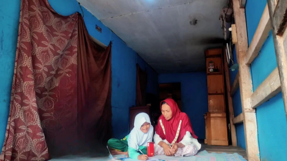 Puluhan Tahun Menumpang, Impian Warga Desa Sadangmekar di Bandung Barat Miliki Listrik Sendiri Akhirnya Terwujud