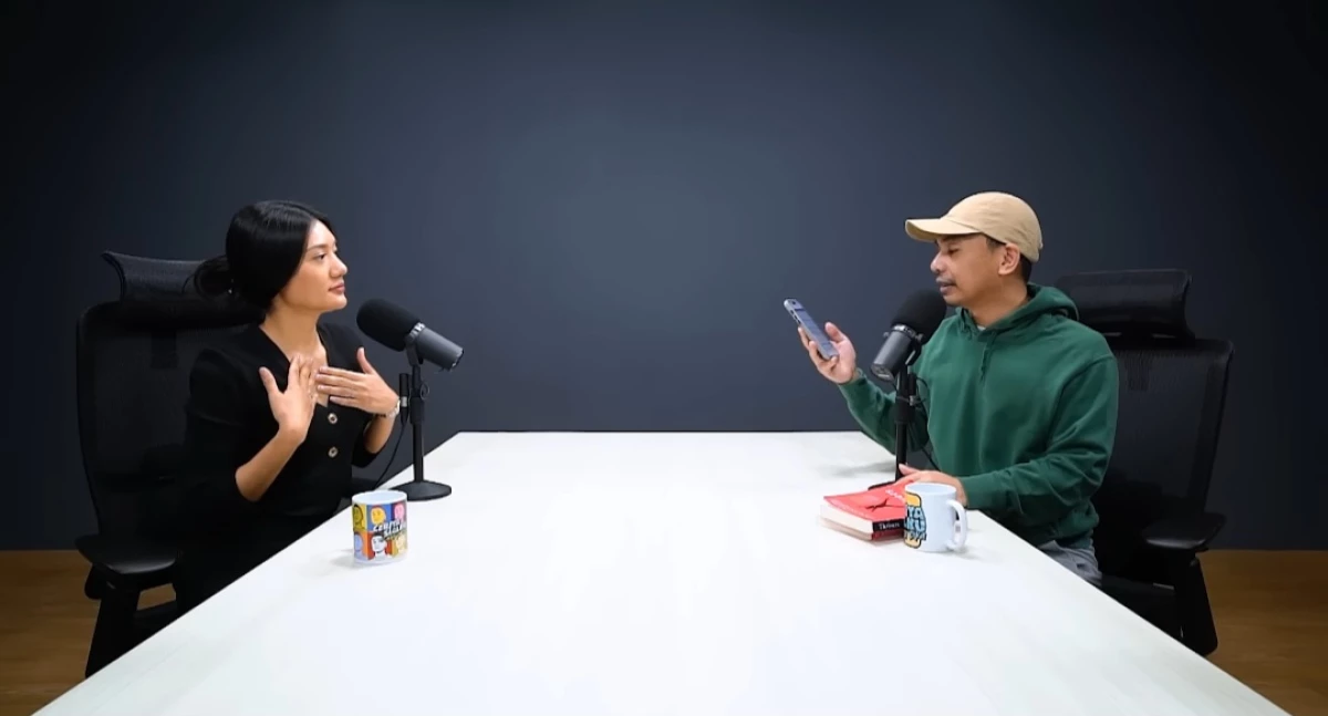Raditya Dika dan Mba Anisa Azizah Buka-Bukaan di Podcast Terbaru!