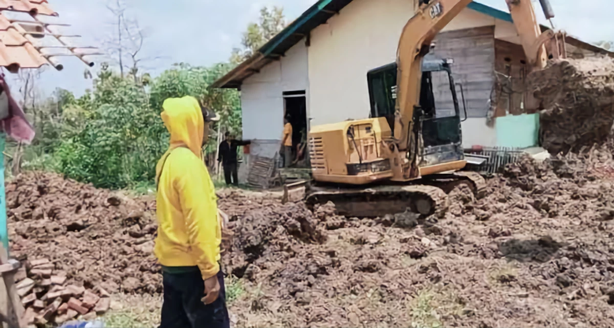 15 Rumah Warga di Cibogo Terancam Ambruk Tertimpa Longsor