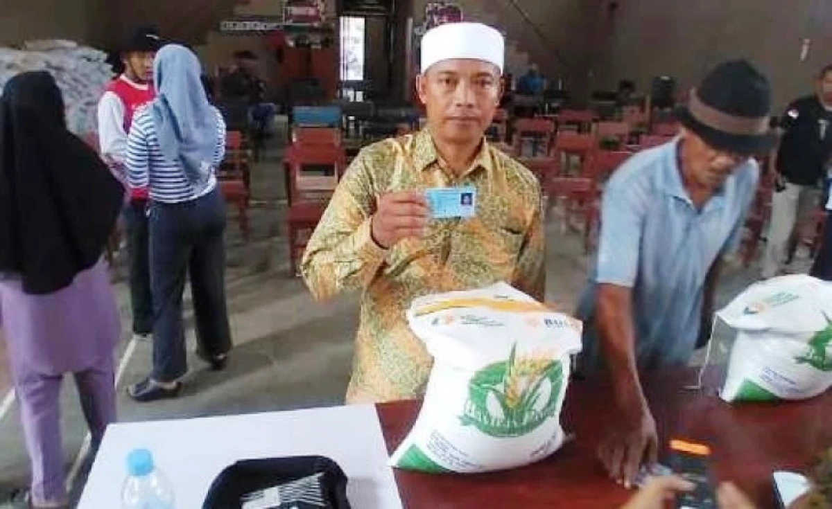 1.129 Keluarga Terima Bantuan Pangan Beras di Subang