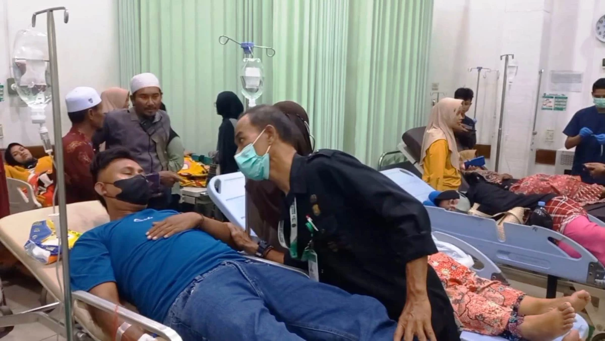 Ratusan Warga Karawang dan Purwakarta Keracunan Usai Makan di Tempat Hajatan