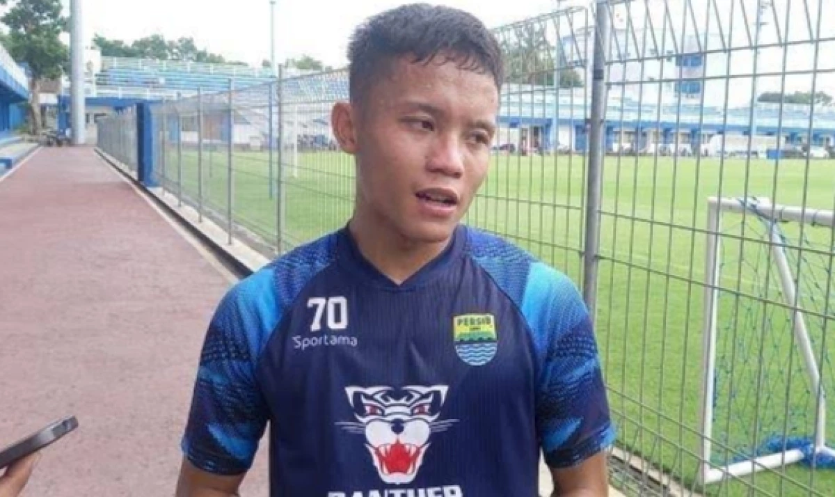Arsan Makarin Resmi Gabung PSPS Riau, Berharap Kembali ke Persib Suatu Saat Nanti