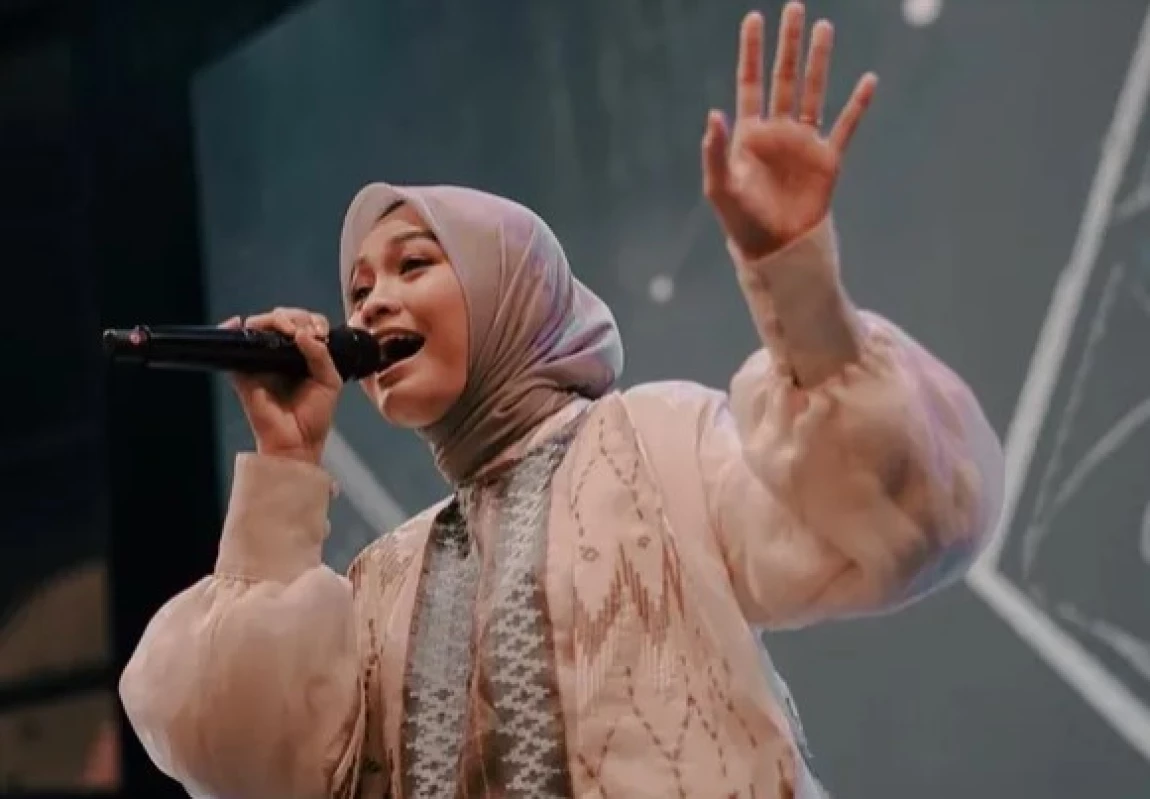 Lirik Lagu Salma Salsabil "Rumah" yang Punya Makna Dalam Menyentuh Hati