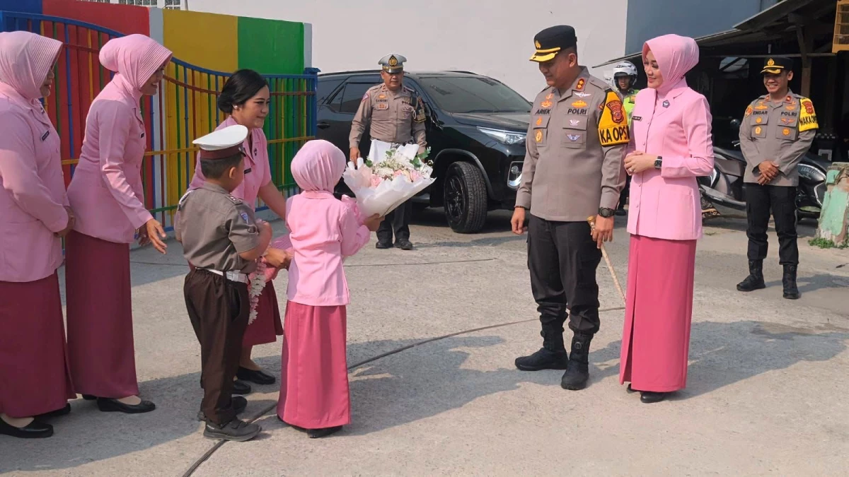 Kapolres Subang Motivasi Siswa TK Kemala Bhayangkari