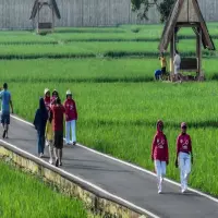 Lembur Pakuan Subang: Desa Wisata dengan View Sawah, Jalan Pagi, Kulineran, dan Jajanan Favorit