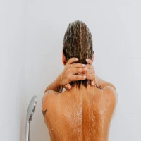 Apakah Boleh Mandi Air Dingin pada Tengah Malam? Ternyata Ada Manfaatnya Lho