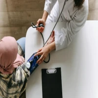 Ciri-Ciri Darah Tinggi Naik yang Perlu Kamu Waspadai