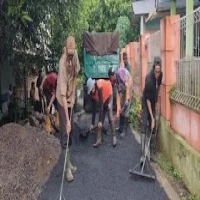 Tingkatkan Infrastruktur, Pemdes Sindangsari Bangun Jalan Hotmix
