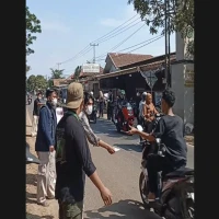 Puluhan Kader HMI Bagikan Masker di Pamanukan, Desak Pemerintah Atasi Debu Proyek Tol Patimban