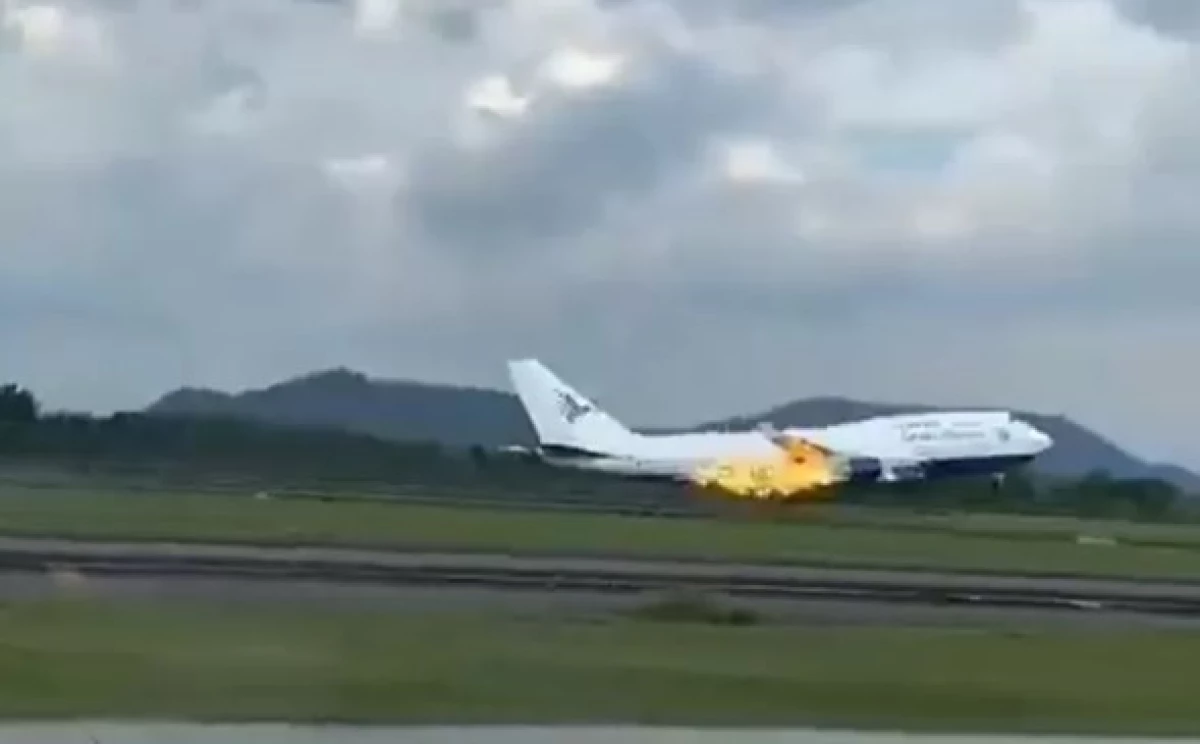 Mesin Pesawat Garuda Indonesia yang Mengangkut Jemaah Calon Haji Mengeluarkan Percikan Api, Prosedur RTB pun Dilakukan