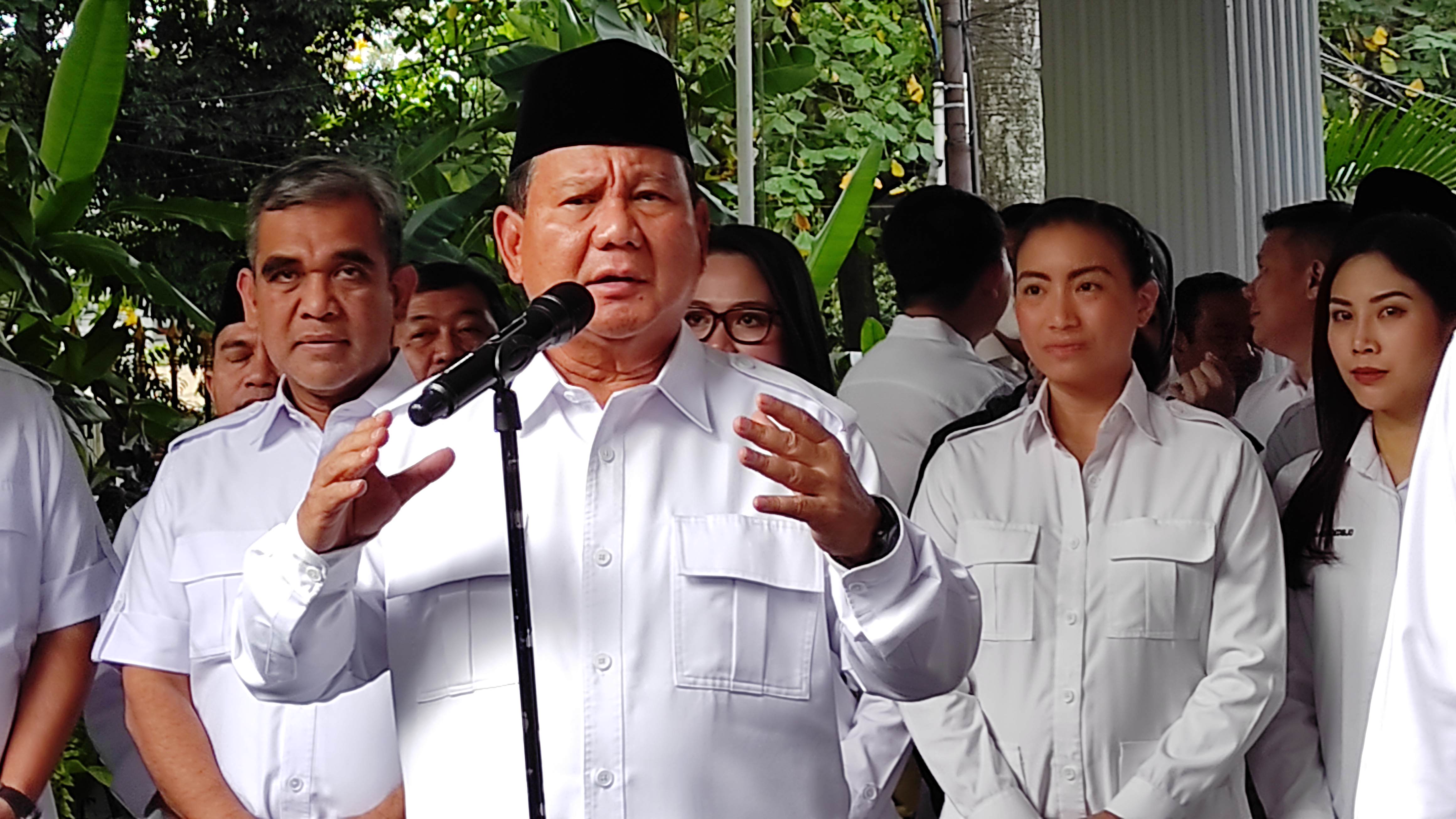 Ketum Partai Gerindra, Prabowo Subianto. Hasil survei Indikator Politik Indonesia menyebutkan, elektabilitas Gerindra mampu salip PDIP.
