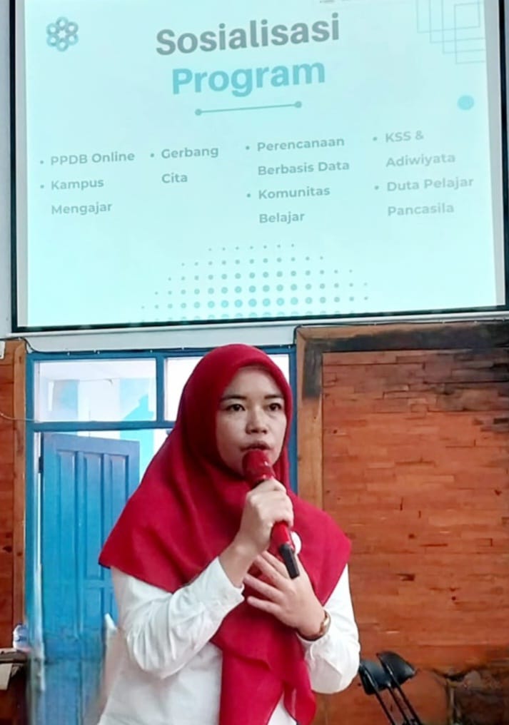Kasi Kurikulum SMP Disdikbud Subang, Fera Maulidya.