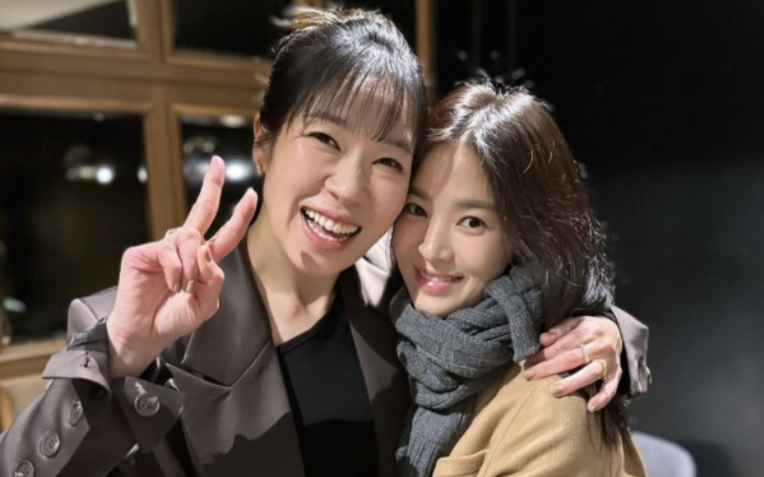 Yum Hye Ran Spill Kebaikan Song Hye Kyo di VIP Premiere Filmnya