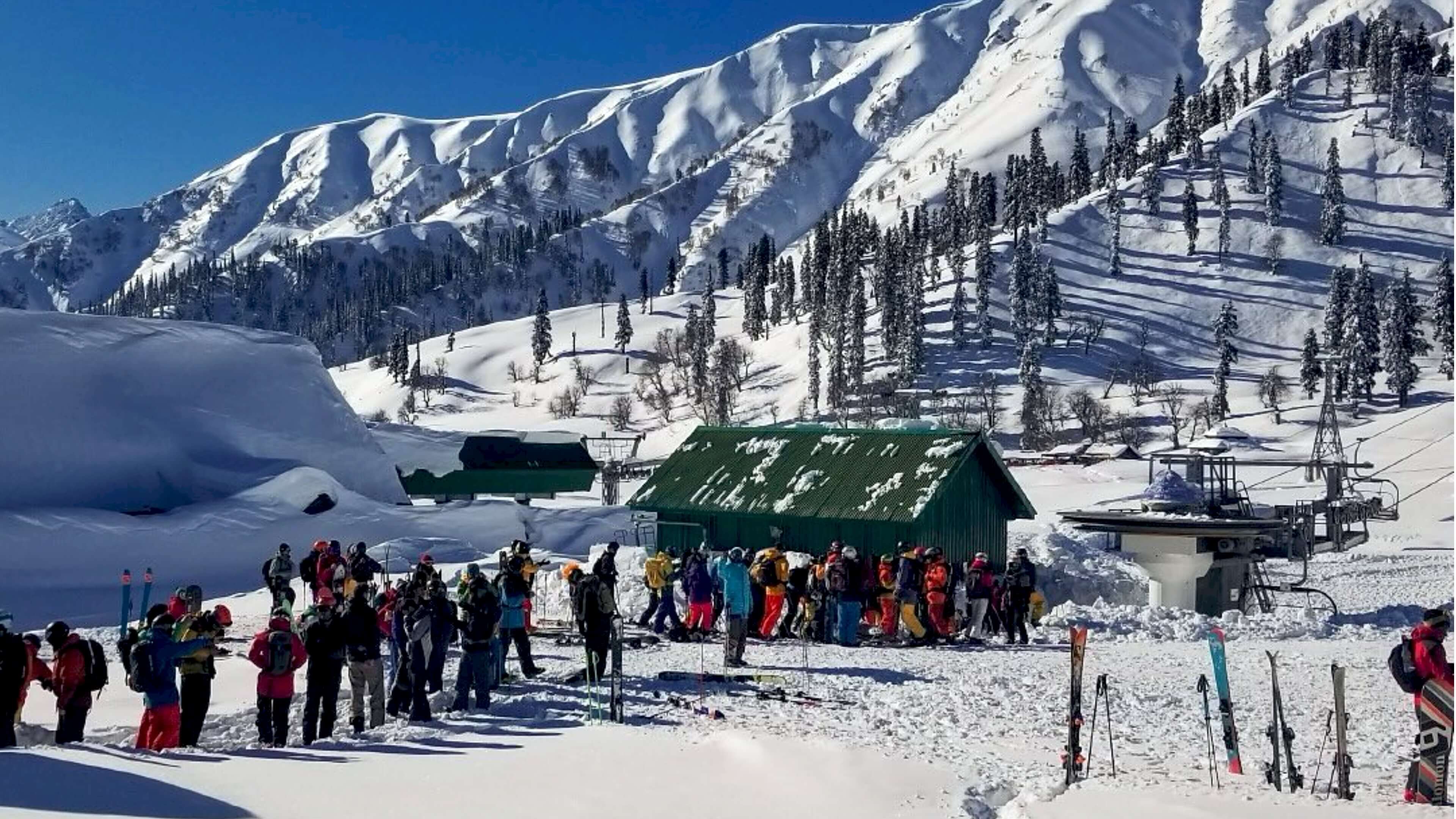 Salju Menipis, Resor Ski di India Ditinggal Wisatawan