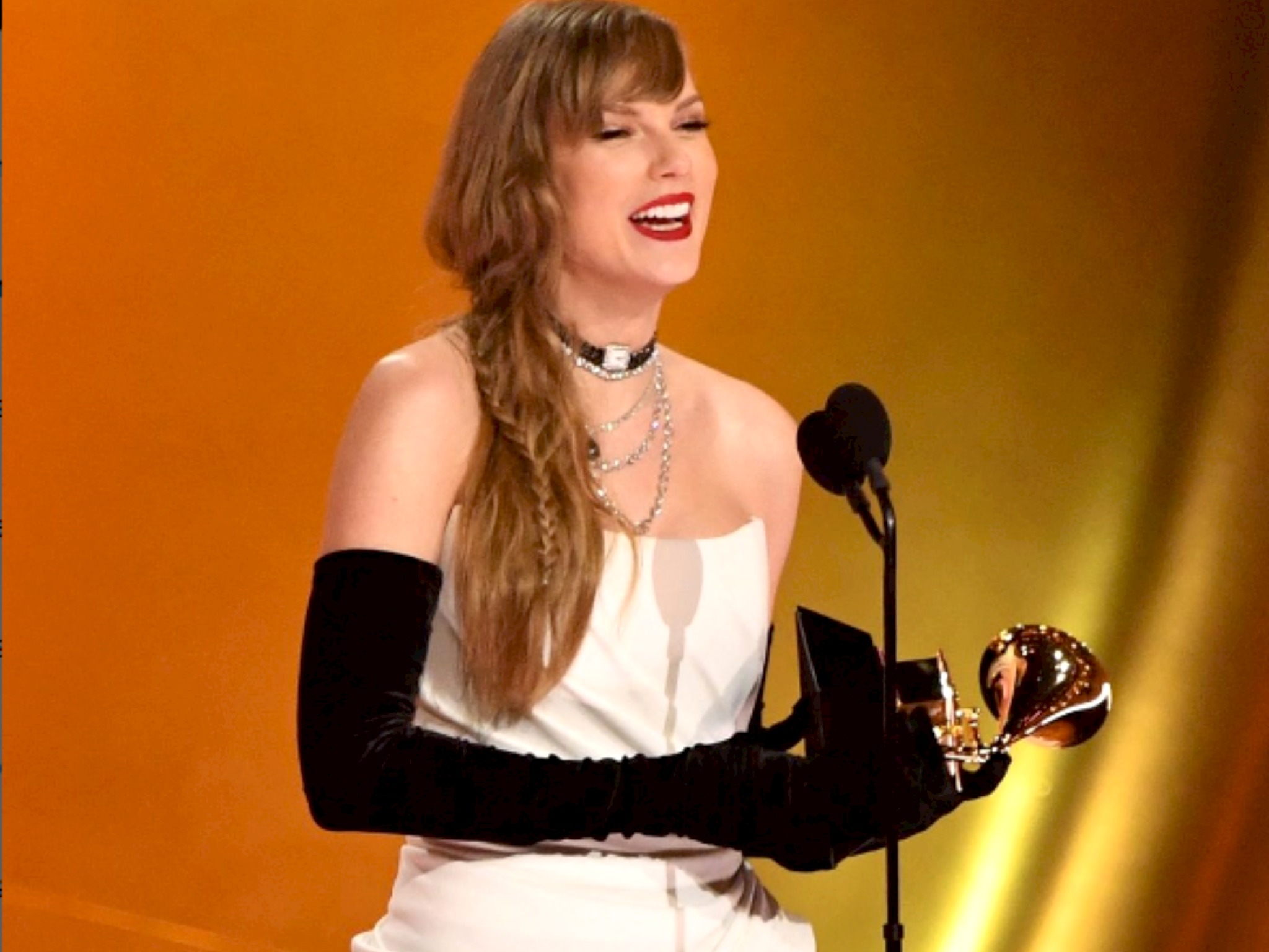 Selamat, Taylor Swift Cetak Rekor Piala Album of the Year Grammy Terbanyak Kalahkan Tujuh Pesaing Lainnya
