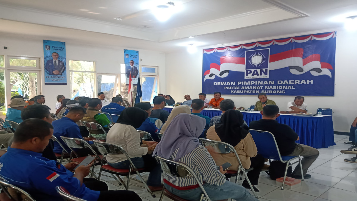 Tim Pemenangan Ruhimat dan Aceng Kudus menggelar rapat konsolidasi dan persiapan pengundian nomor urut di kantor DPD PAN Subang, Jumat (20/9).