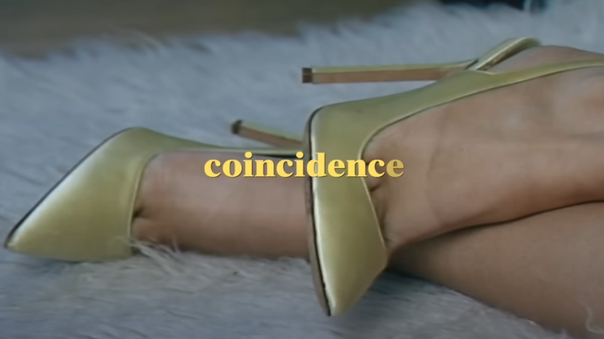 Lagu Sabrina Carpenter "Coincidence". (Sumber Gambar: Screenshot via YouTube Sabrina Carpenter)