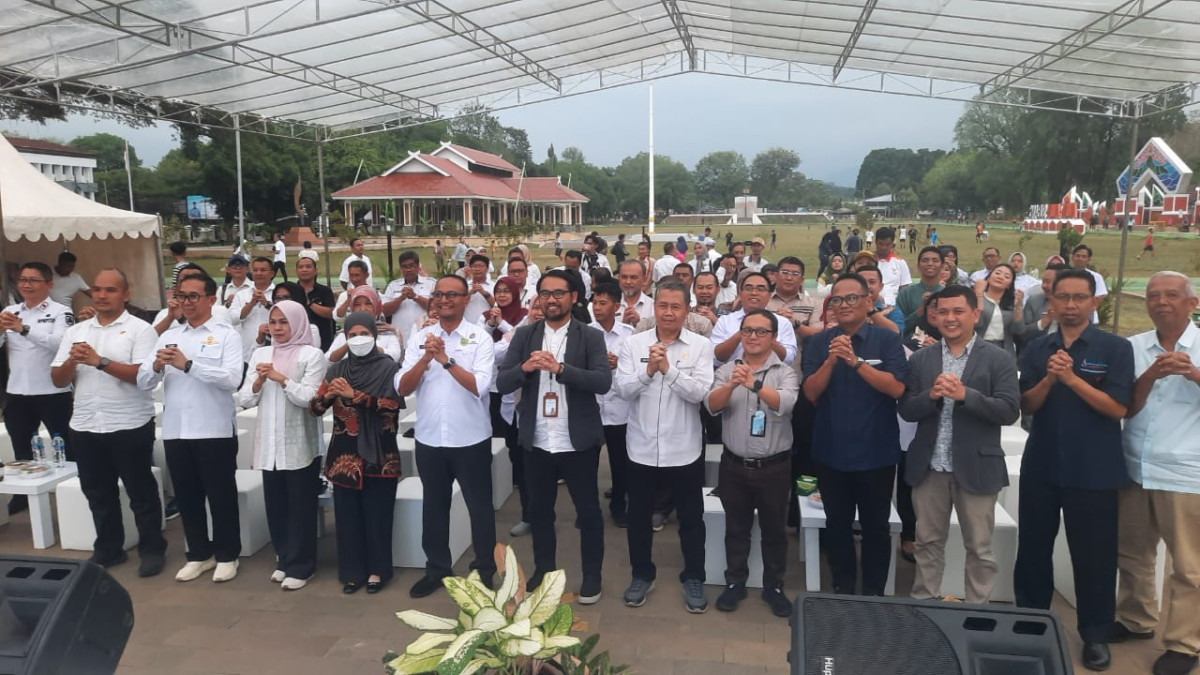 Pj Bupati Subang Dr. Drs. Imran, M.Si. MA.Cd menghadiri Kick Off Subang Innovation Festival 2024 yang diselanggarakan pada Rabu (25/9) di Alun-Alun Subang.