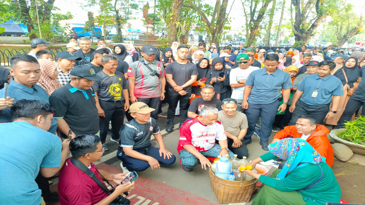 Jalan Pagi di Situ Buleud, Calon Gubernur Jawa Barat Ahmad Syaikhu Bicara Soal UMKM