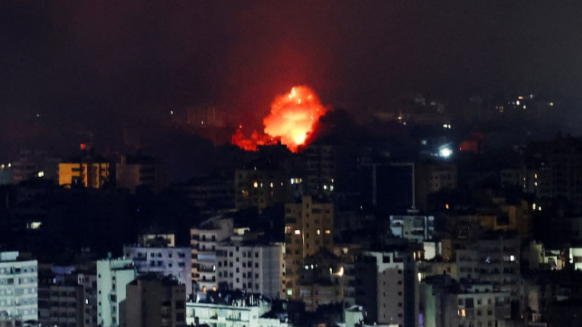 Israel Menyerang Jantung Kota Beirut, Sedikitnya Enam Orang Tewas