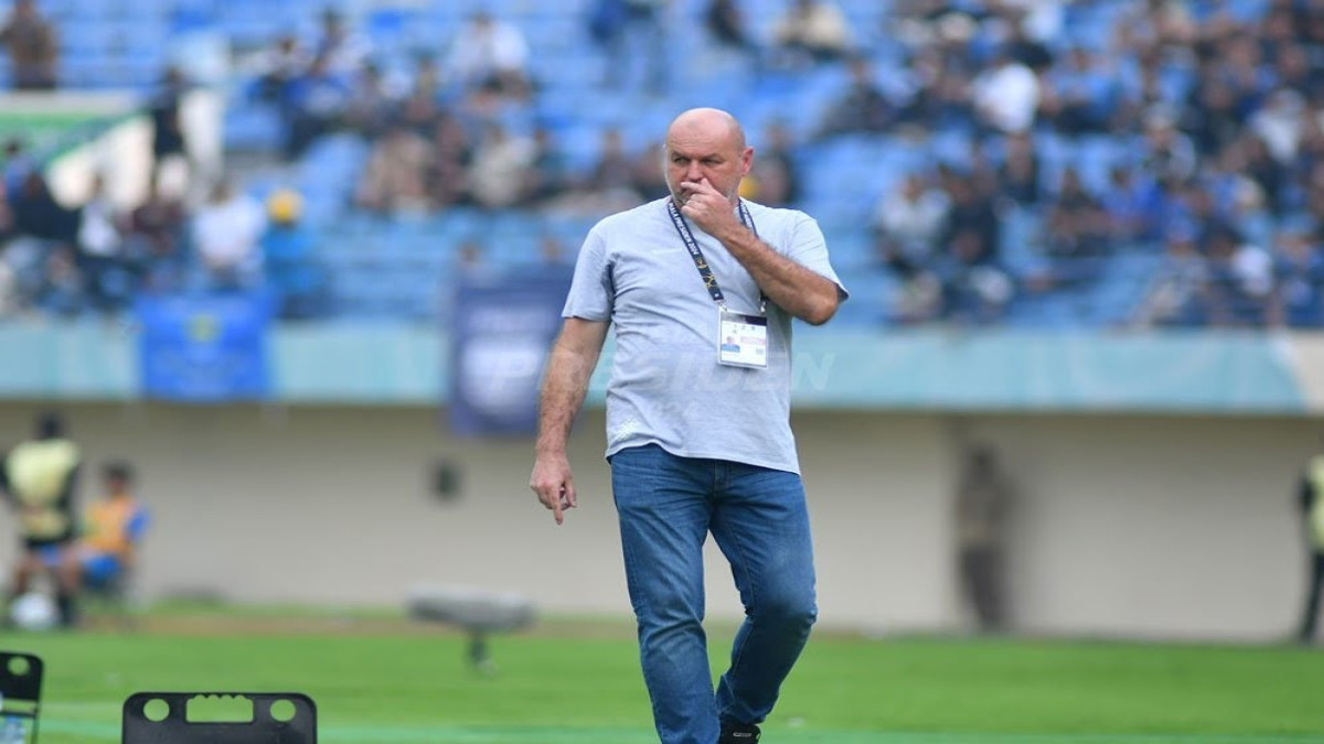 Bojan Hodak ketika memimpin Persib Bandung di laga Piala Presiden 2024 (c) Piala Presiden 2024