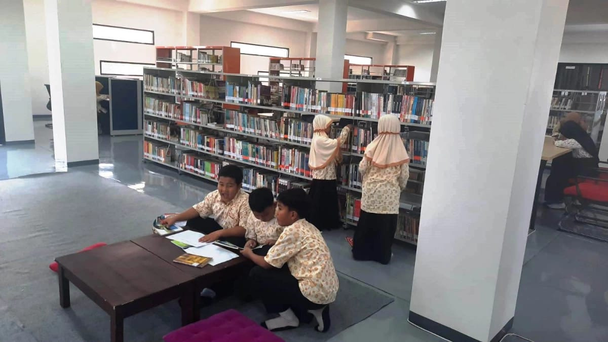 Aktifkan Perpustakaan Desa di Subang untuk Naikkan Minat Baca Masyarakat