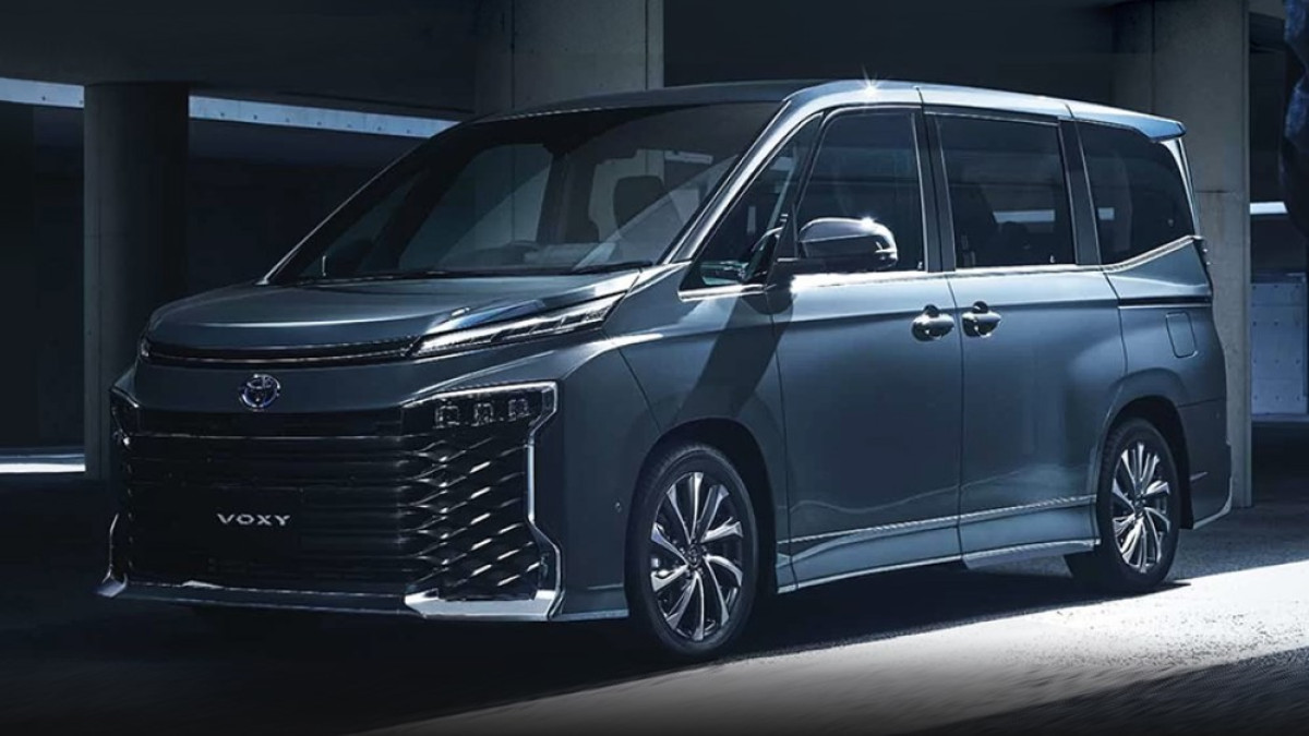 Toyota Voxy: MPV Mewah untuk Keluarga Modern