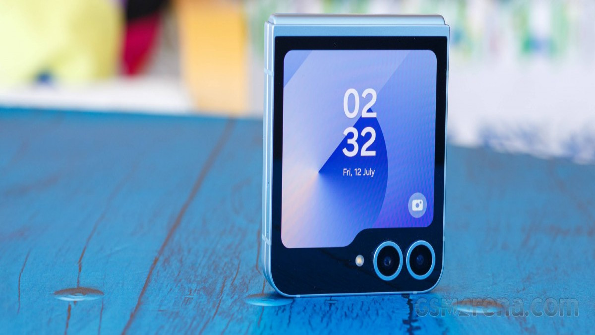 Samsung Galaxy Z Flip FE Hadir dengan Performa Setara Flagship