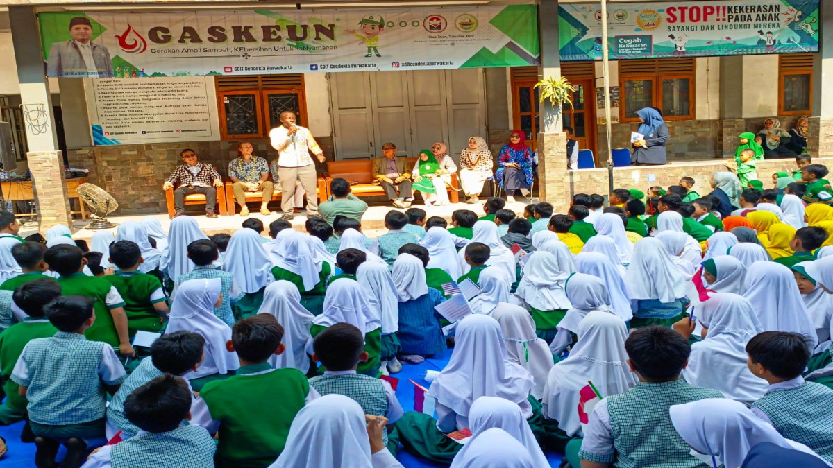 Perguruan Yasri Hadirkan Tamu Spesial, Dialog Interaktif Semarak Bulan Bahasa