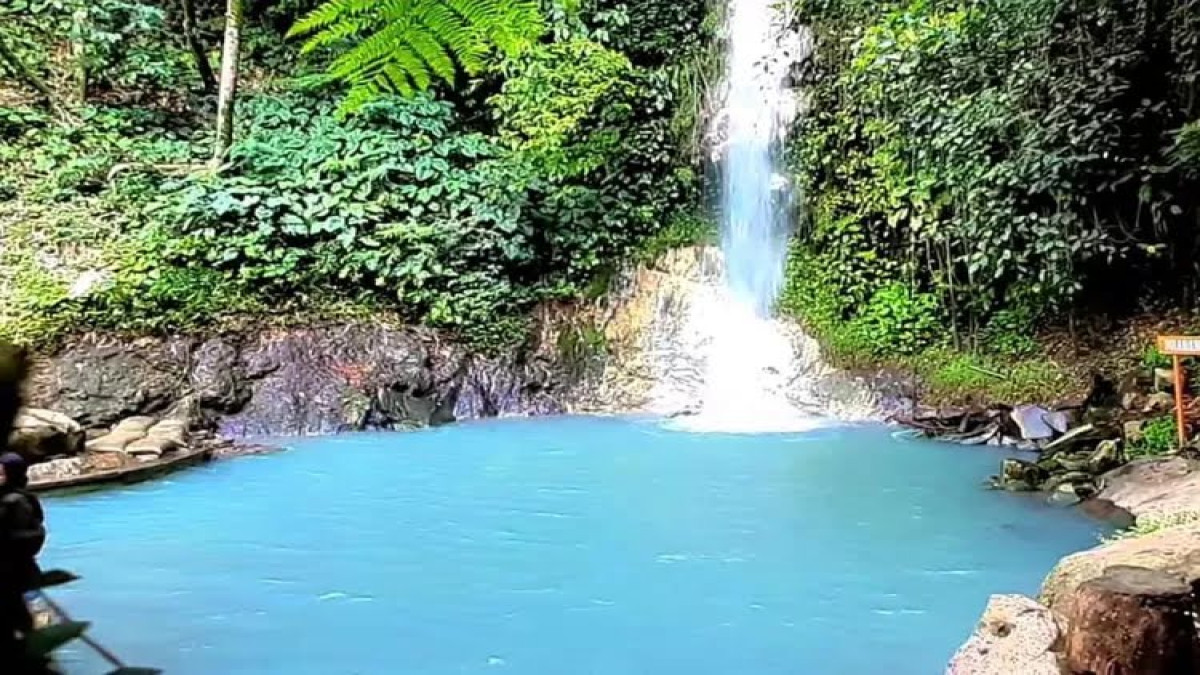Rekomendasi Wisata Air Terjun yang Berwarna Biru di Subang Jawa Barat