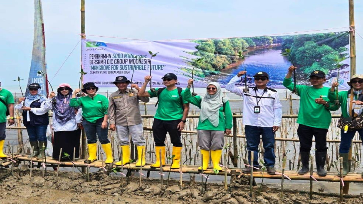Tanam 5.000 Mangrove Selamatkan Pesisir Pantura Jabar