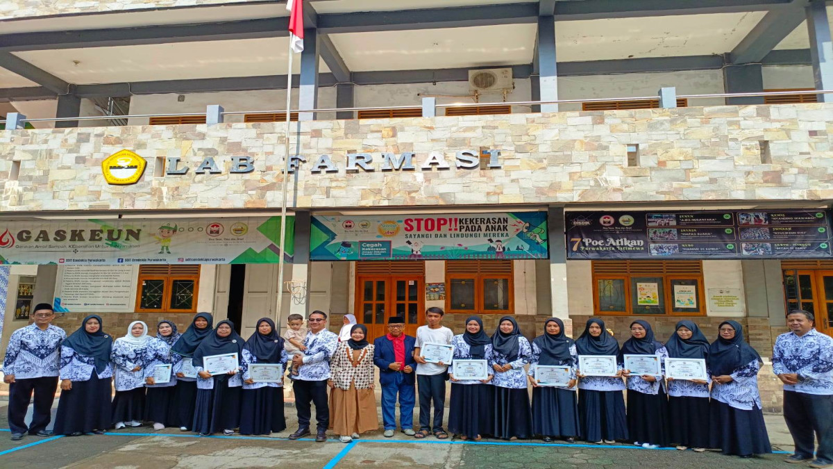 Yayasan Yasri Purwakarta Maknai HUT Ke-79 PGRI dan HGN dengan Memuliakan Guru