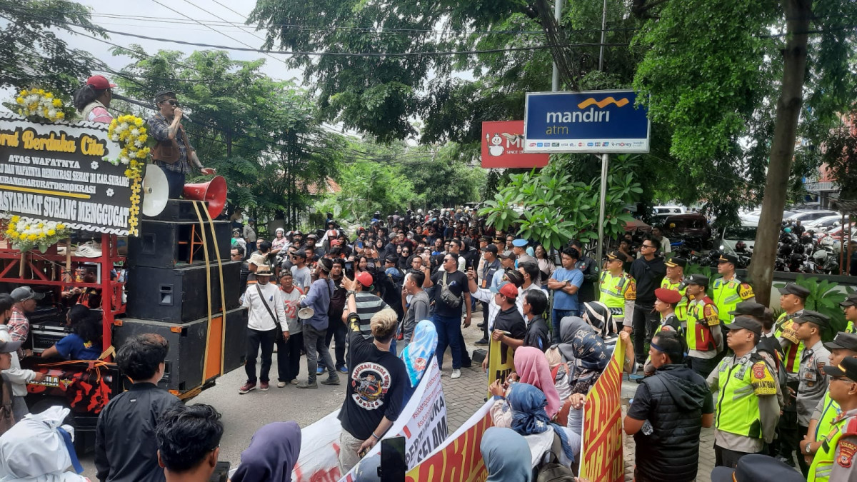 Forum Masyarakat Subang Menggugat Sampaikan Keresahan Soal Politik Uang, Demo ke Tempat Rekapitulasi Suara