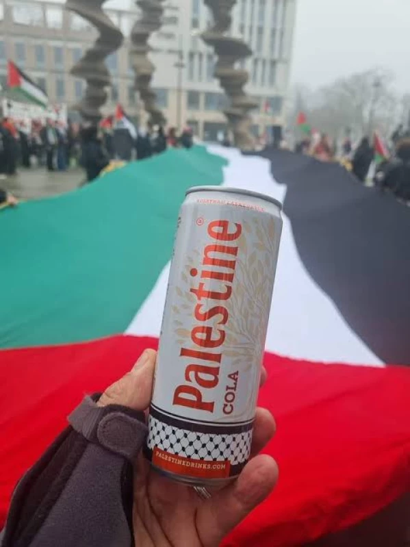 Sungguh Mulia Dua Saudara di Swedia Ciptakan Palestine Cola, Uang Penjulan di Sumbangkan ke Palestina