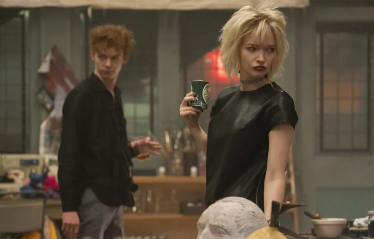 Kisah Cinta Thomas Brodie-Sangster dan Talulah Riley, Cinlok di Film Pistol (2022)