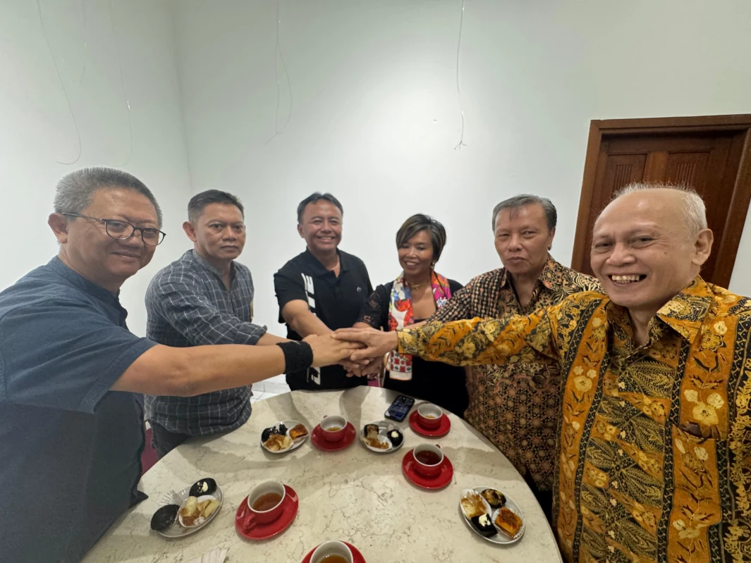 Diskusi informal atau "ngadu bako" dengan Pengurus Gabungan Industri Pariwisata Indonesia (GIPI) Jawa Barat.