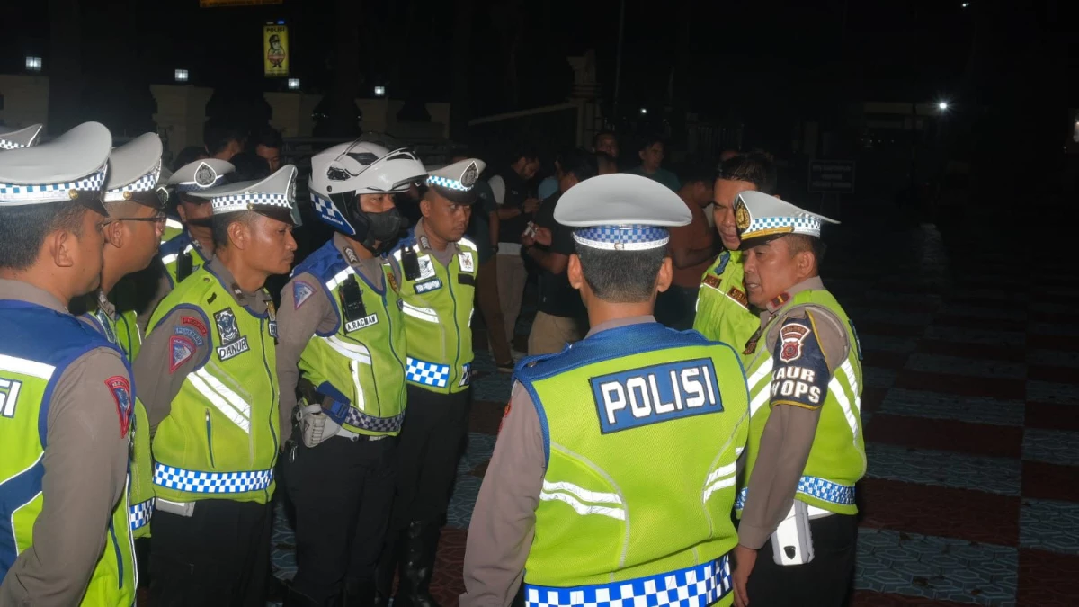Kapolres Subang AKBP Ariek Indra Senatu saat pimpin apel pratugas Patroli KRYD.